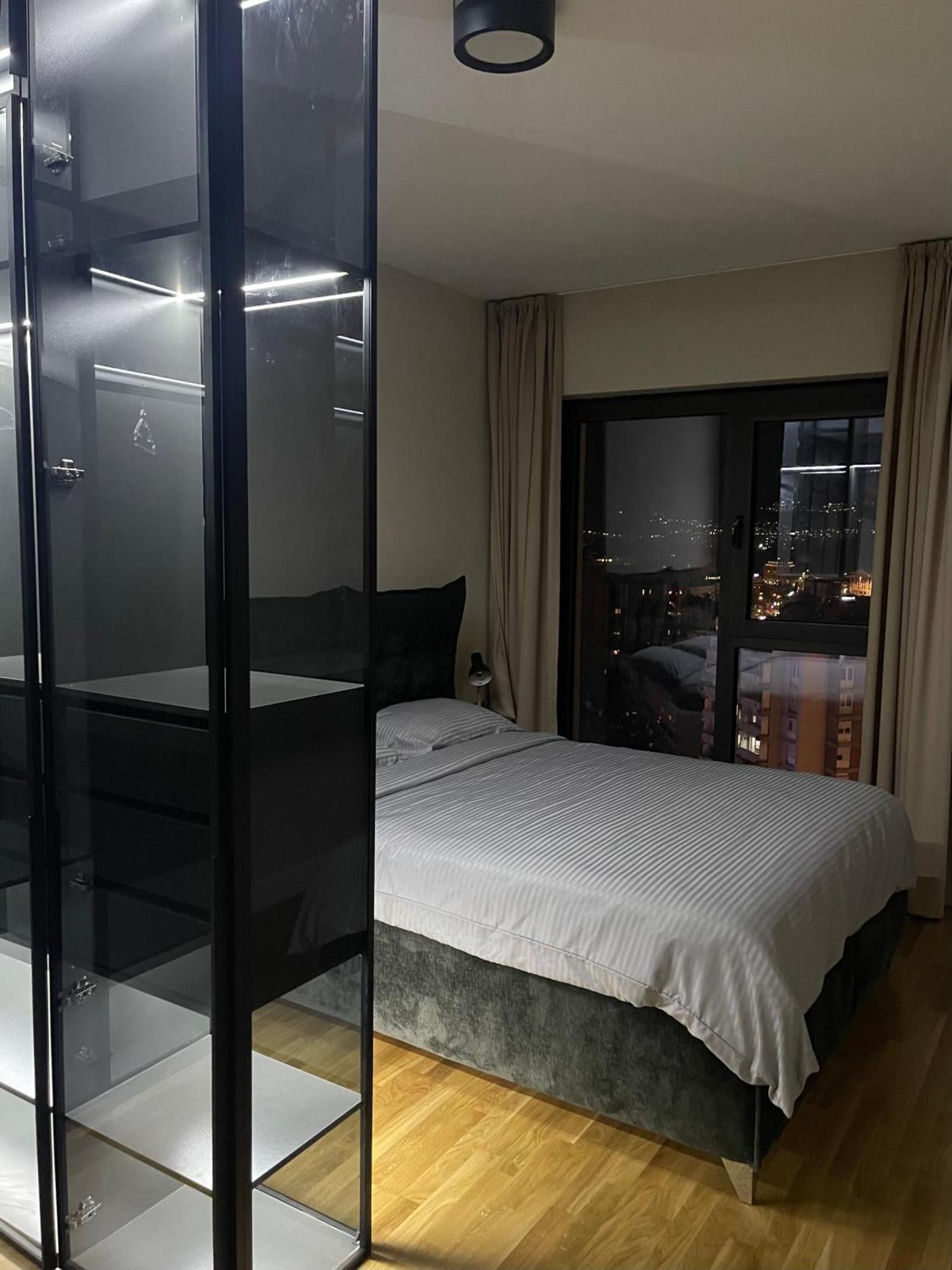 180° View Apartment In Diamond Building 스코페 외부 사진